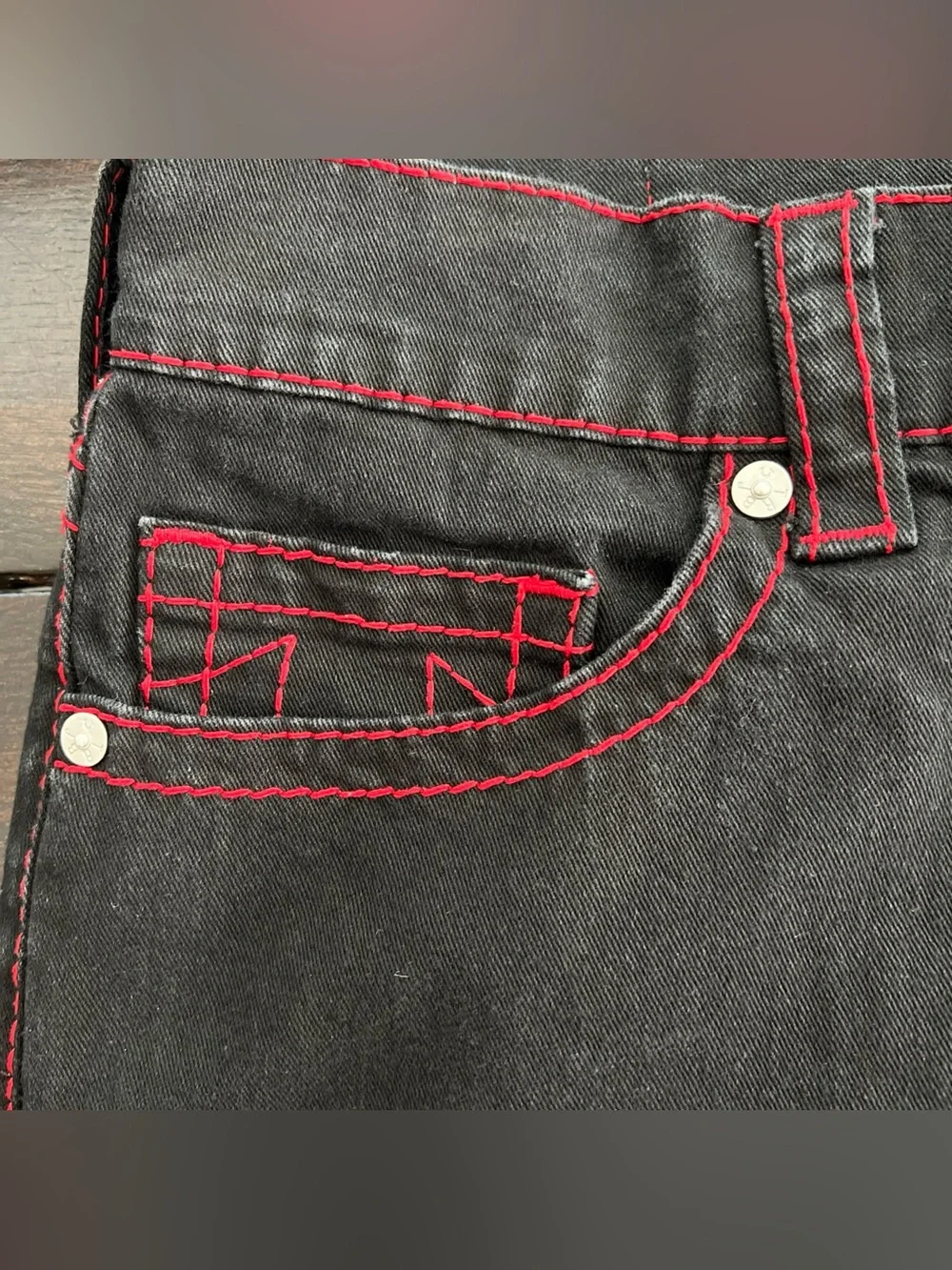 True Religion Ricky Big T Relaxed Straight Black Jeans Red Stitch Sz 36x32